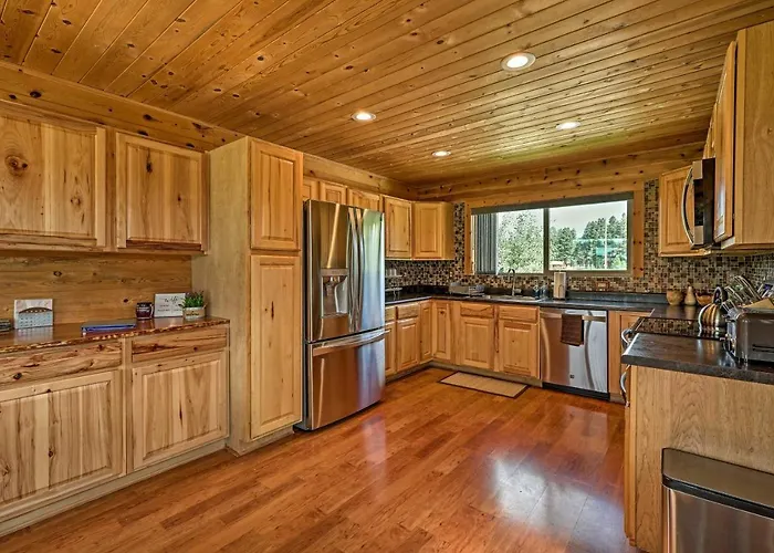 Holiday home 9 Mi To Rainbow Lake: Mtn Getaway W/ Bbq! *